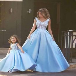 Blomma ljusblå söt glitter flicka för arabiska bröllop mini me mor dotter tävling formell heliga nattvardsklänningar ba1763 mal