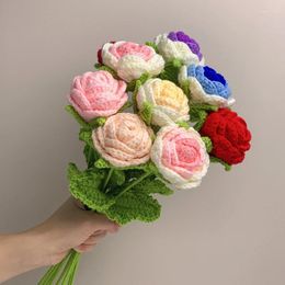 Decorative Flowers Finished Handmade Knitted Rose Artificial Braided Fake Flower Crochet Bouquet Decoration Table Holiday Gifts Ornament