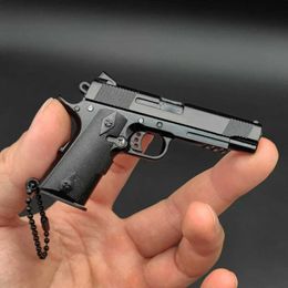 Gun Toys 1 3 Alloy Pistol Miniature G17 Toy Gun Keychain Model Assemblable and Detachable Pistolas Pendant for Boys Adult Gift T240428