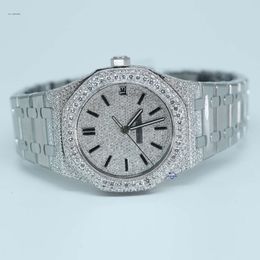 Hot Selling Latest Popular Designed Crafted With Stainless Steel Round Dial Featuring Lab Grown Diamonds Wrist Watch For Men