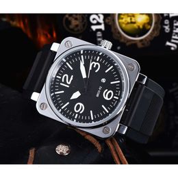 Hot Brand Herren Quartz Watch Square Belt Watch geeignet für den lässigen Trend von Männern kleiner