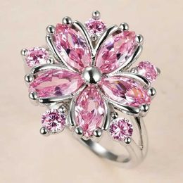Band Rings Cute Womens Pink Crystal Stone Ring Charm Upgraded Thin Wedding Ring Suitable for Womens Daily Bridal Flower Zircon Engagement Ring Q240427