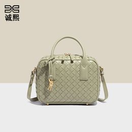 Cross-border High-end Hand-woven Bag, Fashionable And Versatile Hand-carrying Women's Bag, Textured Autumn And Winter Single Shoulder Crossb