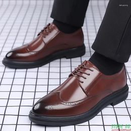 Walking Shoes Flat Classic Men Dress Patent Leather Wingtip Carved Italian Formal Oxford Footwear Plus Size 38-47 For Winter