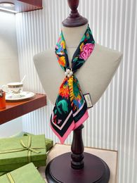 Toppkvinnor tryckt silkedesigner SCRAF för resor Viktigt objekt Spring och sommarserie Populära silkescarf Head G Scraf Ny synkronisering 7A Kvalitet