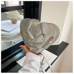 Totes Y2k Style Clothes Shape Crossbody Bags For Women Spice Girl Shoulder Bag Heart Handbags Love Messenger Bolso