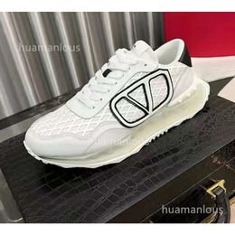 Breathable Shoes Sole Designer Valentyno Fashion Sneakers Thick 2024 Stud Casual Trainer Leather Vlogoo Spring Mens New High Sports End WNDO