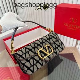 Available Bags Popular 2024 Designer Baguette Valenttiinos Print Purse Purse Stone Sizes Bag Fashionable Handbag Handbag Grand Label Graffiti BQD1