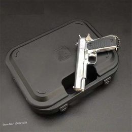 Gun Toys 1 2.05 1 3 M92A1 92F 93R G17 G22 Colt 1911 Desert Eagle Mauser P226 Gun Pistol Miniature or Keychain Case Gift Box T240428