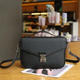 Shoulder Bags Luxury Genuine Leather Handbag Brand Designer Women Fashion Lock Crossbody Messenger Bag Excellent Cowhide Purse