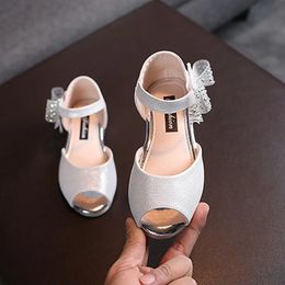 Baywell Kids Summer Shoes Girls Paste Diamond Bowknot Children Princess Sandals Pearl Flower Girls Dance Flat Shoes 240415