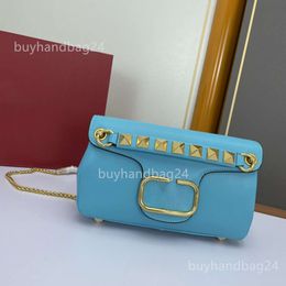 Spring Stud Fashionable Vlogoo Rivet Span Valentyno Purse 2024 Bag 2024 Early Lady New Trendy Event Chain Diagonal Bags Rock Shoulder v Metal Buckle Underarm TMPU