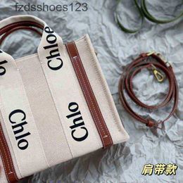 2024 Designer Cloee Woody Handbag Women's Tote Bags Large Capacity Foreign Style Tote Bag Portable Shopping Fashion Sh 2Z6F