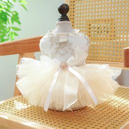 Wedding Dresses for Pets Chihuahua Designer Lace Veil Female Cat Clothes Bow Tie Tutu Skirt Rose Floral Yorkshire Puppy Clothing 240415