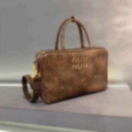 Bags New Washed Old Single Shoulder Crossbody Bag with Leather Handheld Briefcase Large Capacity Commuting Small Square