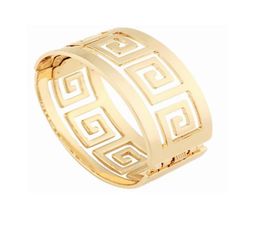 Quality Fashion Women Bracelets Hollow Geometric Wide Bangle 18K Gold Plated Metal Buckle Cuff Bracelet for Women Wedding Jewelry 8505072