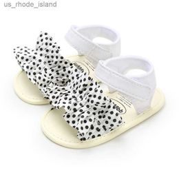 Sandals Baby Girls Summer Sandals Breathable and Non slip Bow Shoes Sandals Soft Soles for Preschool Children First Step WalkerL240429