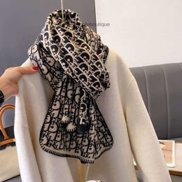 Fashion Cashmere Scarf Womens Shawl Han Paired D Letter Plaid Pattern Autumn and Winter New Narrow Teeth Edge Warm Neck
