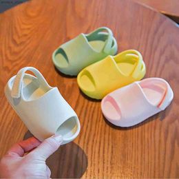 Sandals Childrens slippers unisex anti slip solid color walking shoes light pink/beige/green/yellow/purple in summerL240429