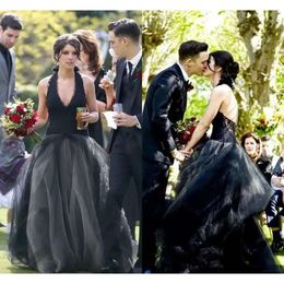 Koronkowa suknia ślubna czarne sukienki ślub kantar aplikacji długość podłogi tiul niestandardowy zamek bez rękawów bez pleców vestido de novia