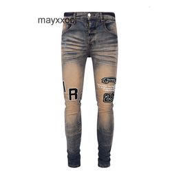 Ноги фиолетовая стройная джинсовая буква Amiiris Elastic Designer Jeans Mens Mens Fat Fashion Новые брюки грязные вышитые F8Q5