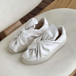 Women's Commuting Knot Decoration Flat Bottom Chicken Rolls Versatile Casual Fashion White Shoes Small Wear Resistant Breathable Comfortable