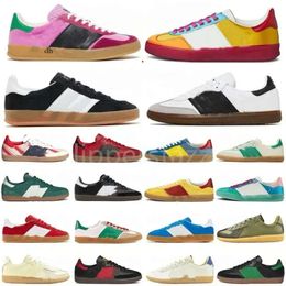 Designer Shoes Vegan OG Casual For Men Women Trainers Cloud White Core Black Bonners Collegiate Green Gum Outdoor Flat Sports Sneakers 68