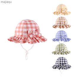 Caps Hats Summer newborn childrens checkered bow hat with adjustable cotton hat used for outdoor shading and sun protectionL240429