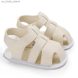 Sandals Summer sandals for boys and girls with closed toes and non slip rubber soles childrens first walking shoesL240429