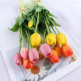 Decorative Flowers Flores Wedding Supplies Simulation Flower Bridal Hand Artificial Tulips Bouquet Home Decoration Fake