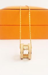 Designer clássico de luxo H Colares pendentes Mulheres 18K Colar de letra de ouro Jóias de luxo Jóias de cor Hypoalergenic7429239
