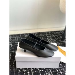 The Row Flat TR leather ballet flats Rows Avas Ballet Shoes Fashion leisure Ava Ballet Shoes Sheepskin Canal Retro High quality Soft Ballet Shoes Size 35-40 005