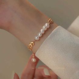 Chain Creative Design Sense Leaf Shape Golden Chain Pearl Stainless Steel Charm Bracelet Fashion Luxury Jewelry for Women Accessories