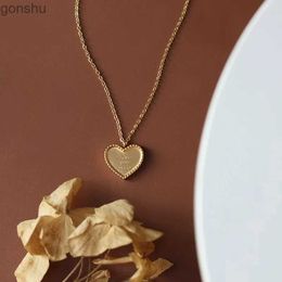 Anhänger Halskette Rhysong Creative Heart Halskette Britische Alphabet Gold Plated Kette 316L Edelstahl Exquisite Halskettewx
