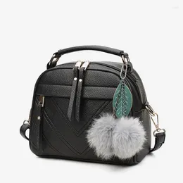 Shoulder Bags PU Leather Handbag For Women Fashion Tassel Messenger With Ball Bolsa Female Ladies Party Crossby Bag