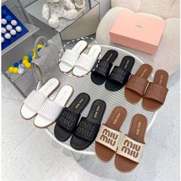 New Model Straw Weave Slipper Sandal Designer Slippers Raffias Slippers Designer Womans Mens Summer Flat Heel Casual Flip Flops Outdoors Pool Sliders Beach Shoe 489