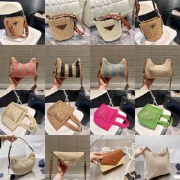 Triangle buckle Totes Luxury beach handbags designer tote bags for womens Straw weave Raffias handle beach bag shopper weekender clutch bags Crossbody bag