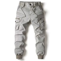 Pantaloni da carico uomini che facevano jogging pantaloni casual cotone pantaloni militari tattici a tutta lunghezza 240428