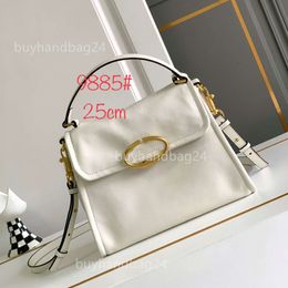 Versatile 2024 Handbag Valentyno Capacity Designer Metal Bag Bags Shoulder Totes Brass Vlogoo Hardware New Large Cowhide Gold Crossbody Button M5PO