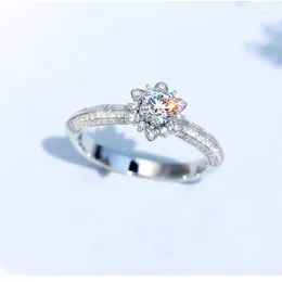 Cluster Rings 2024 Fashion Round Flower Full Of Diamonds Couple Ring For Women Crystal Zircon Anniversary Valentine's Day Gift Jewelry