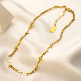 20style 18K Gold Plated Letter Pingente Colar Cheker Design de luxo Design de luxo de colares de marca elegante para jóias femininas