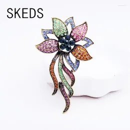 Brooches SKEDS Luxury Colorful Crsytal Flower Corsages For Women Men Shining Boutique Decoration Party Banquet Pines
