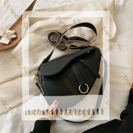 designer Luxurys Saddle Handbag Saddle Bag Bags Crossbody Top Quality Fashion Women Classic Leather Bag Clutch Totes Wallets Ladies Purse Handbag 389