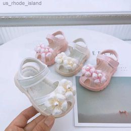 Sandaler Sandalias Baby Girls Sandaler 2023 Ny Summer Sweet Flower Pearl Princess Shoes Soft Solel240429