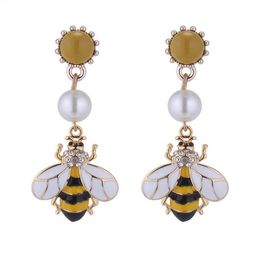 Yellow Gold Designer Bee stud Earrings for Women trendy Bee Pearl Cute Bee Dangel Long Style stud Earring Jewellery Gifts For Women 2991574