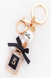 Creative Perfume Bottle Keychain Women Bag Charm Crystal Rhinestone Key Chain Ring Fashion Key Holder Car Keyrings Trinket2164546
