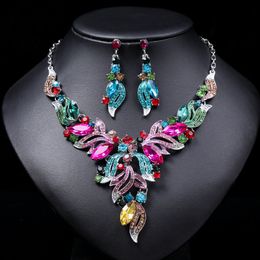 Europäischer und amerikanischer neuer farbiger Ölmalerei Halskette Ohrring-Set mit Retro-Stil Frauen Avantgarde Hochwertige Kragenkette