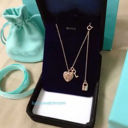 Luxury Tiifeniy Designer Pendant Necklaces key necklace 925 Sterling Silver heart-shaped lock head love pendant clavicle chain female