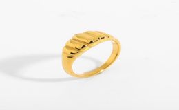 Wedding Rings Fashion INS Layering Pattern Smooth Round Cow Horn Bag Ring Electroplating 18k Gold Plated Stainless Steel Women391587450