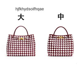 Capacity New Single Handbags Bags Buckle Shoulder Andiamo Gold Tote Large Woven botteggas Straddle 2024 Venetas Hardware Women Bag Leather Trendy Totes FMNI